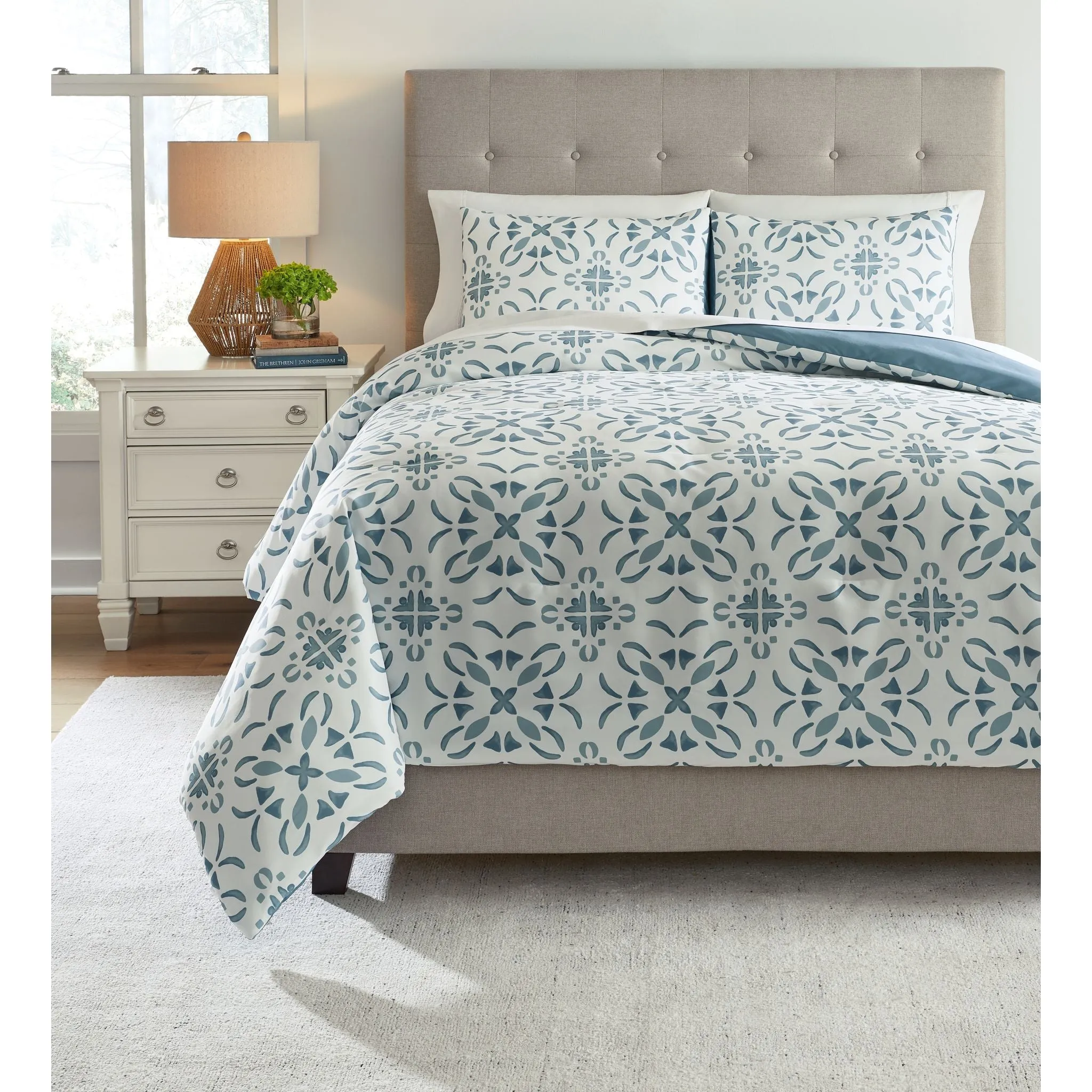 Adason Queen Comforter Set